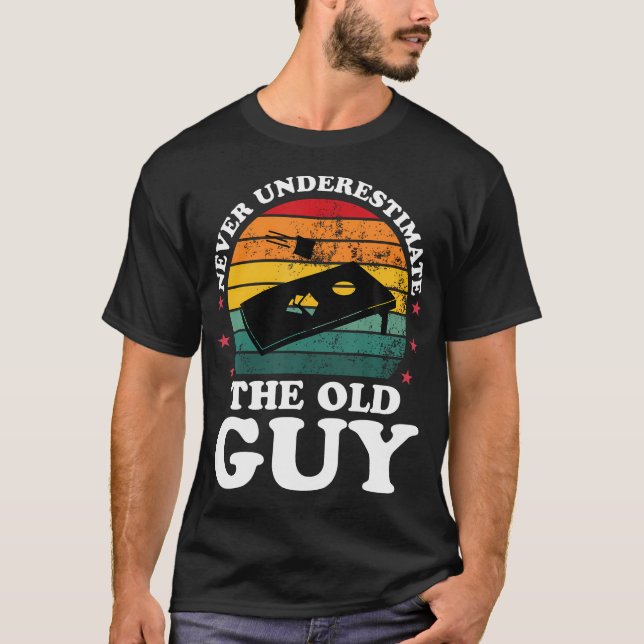 T-shirt Ne jamais sous-estimer drôle Joueur de Cornhole Ho (Devant)