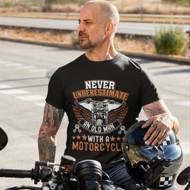 T-shirt Ne jamais sous-estimer un vieil homme avec la moto (Créateur téléchargé)