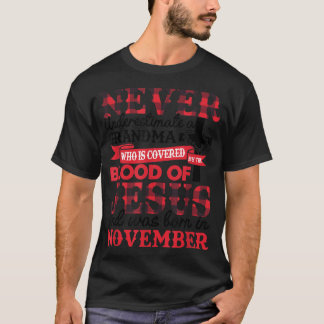 T-shirt Ne jamais sous-estimer une grand-mère Novembre Ann