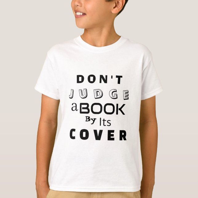 T-shirt "Ne juge pas un livre par sa couverture" (Devant)