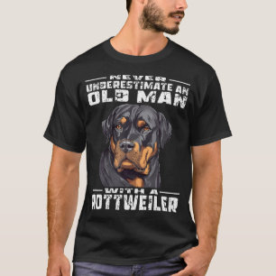 T-shirt Ne sous-estimez jamais un vieil homme avec un Rott