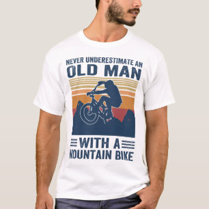 T-shirt ne sous-estimez jamais un vieil homme avec un VTT