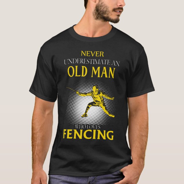 T-shirt Ne sous-estimez jamais un vieil homme qui aime la  (Devant)