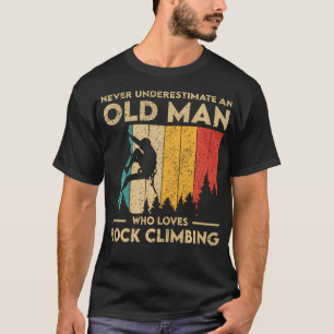 T-shirt Ne sous-estimez jamais un vieil homme qui fait de 