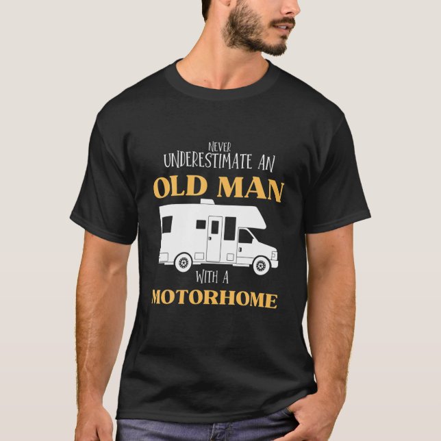 T-shirt Ne Sous-Estimez Jamais Un Vieux Homme Avec Une Mot (Devant)