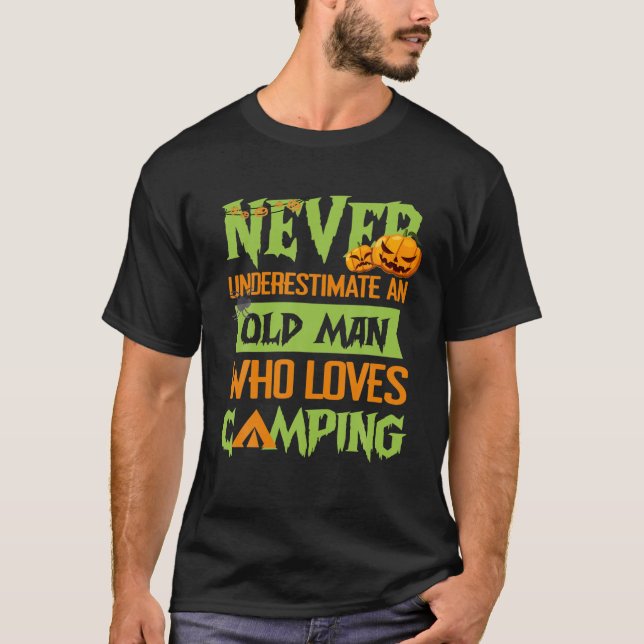 T-shirt Ne Sous-Estimez Jamais Un Vieux Homme Qui Aime Cam (Devant)