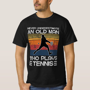 T-shirt Ne Sous-Estimez Jamais Un Vieux Homme Qui Joue Au