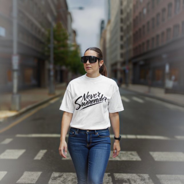 T-shirt Never Surrender (Créateur téléchargé)
