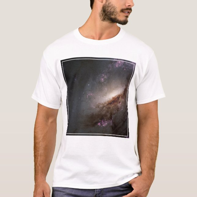 T-shirt Ngc 4258 Sous Formation D'Étoiles Intenses. (Devant)