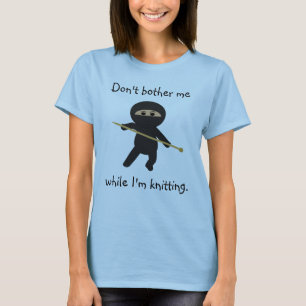 T-shirt Ninja avec la chemise d'aiguille de tricot