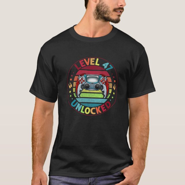 T-shirt Niveau 47 Déverrouillé Étonnant Depuis 1974 47E An (Devant)