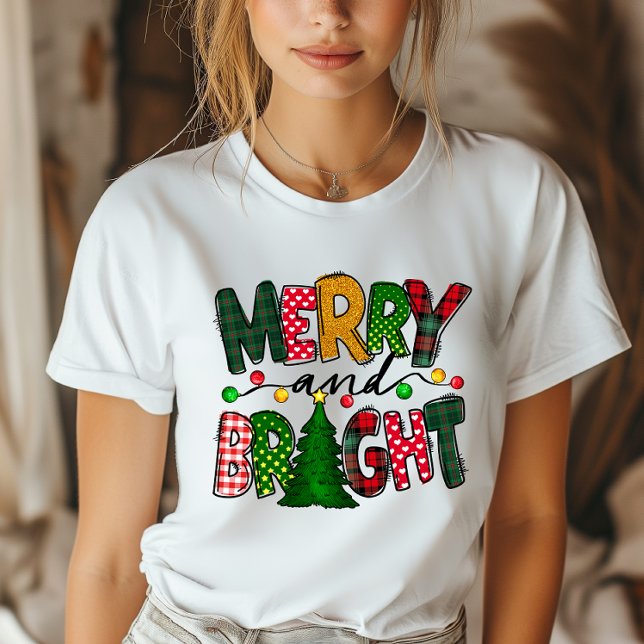 T-shirt Noël Joyeux et Fêtes Lumineuses (Brighten your festivities with this cheerful Christmas t-shirt, spreading joy wherever you go!)