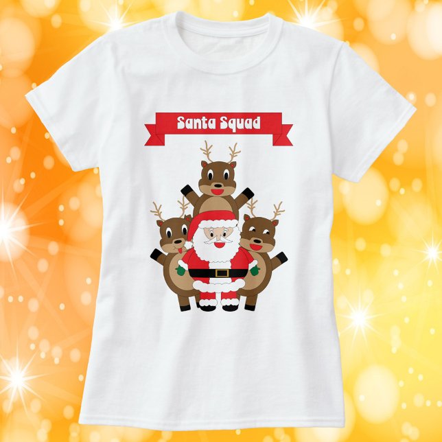 T-shirt Noël Père Noël Squad Reindeer Drôle (A funny Christmas shirt featuring Santa and Reindeer with a banner that says Santa Squad.)