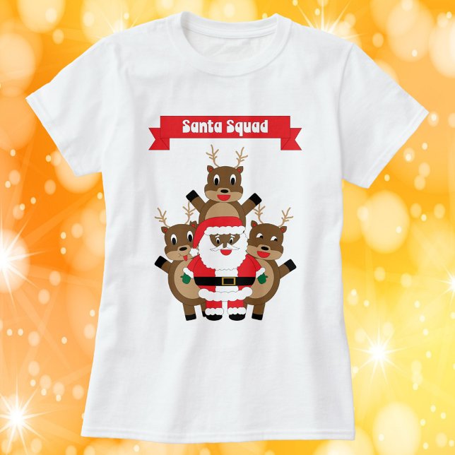 T-shirt Noir Noël Père Noël Squad Reindeer Drôle (A tshirt with a black santa posing with three reindeer under a banner that says Santa Squad.)