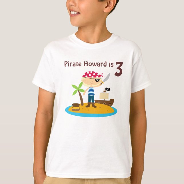 T-shirt Nom de coutume de garçon d'anniversaire de pirate (Devant)