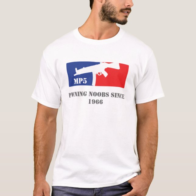 T-shirt Noobs de MP5 Pwning depuis 1966 (Devant)