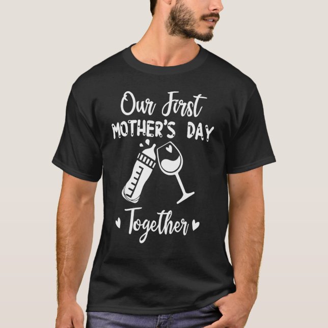 T-shirt Notre première fête des mères ensemble maman et bé (Devant)