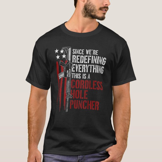T-shirt Nous sommes en train de redéfinir tout ce qui est  (Devant)