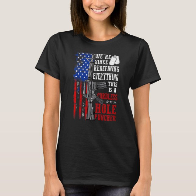 T-shirt Nous sommes en train de redéfinir tout ce qui est  (Devant)
