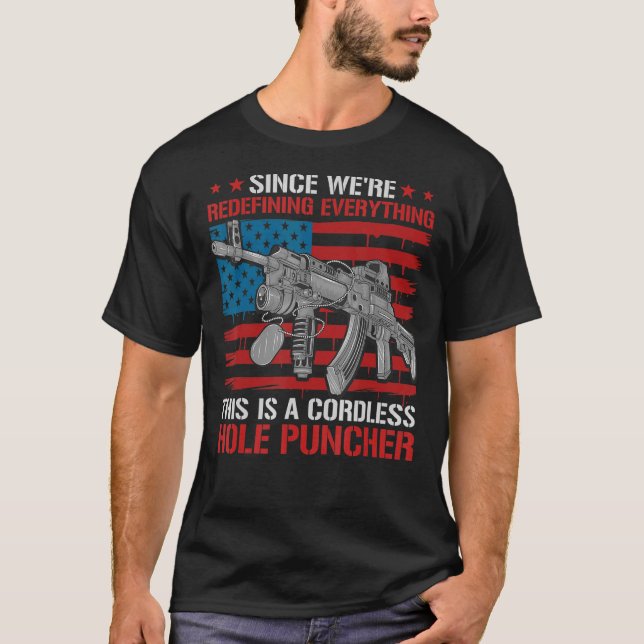 T-shirt Nous sommes en train de redéfinir tout ce qui est  (Devant)