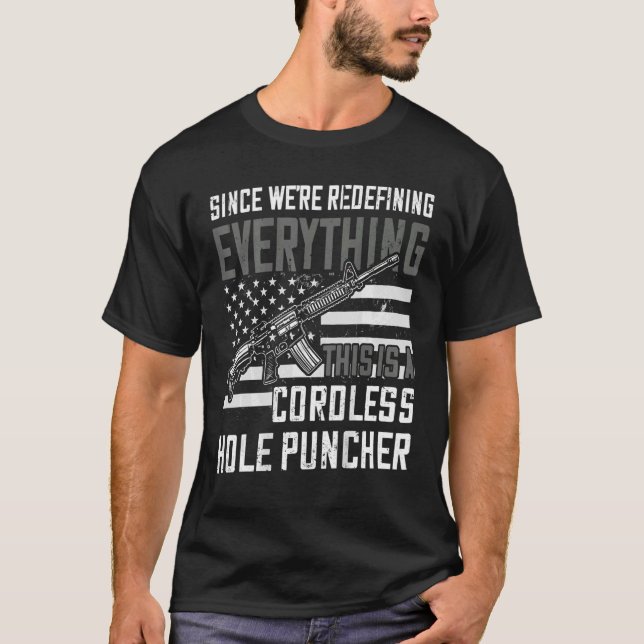 T-shirt Nous sommes en train de redéfinir tout ce qui est  (Devant)