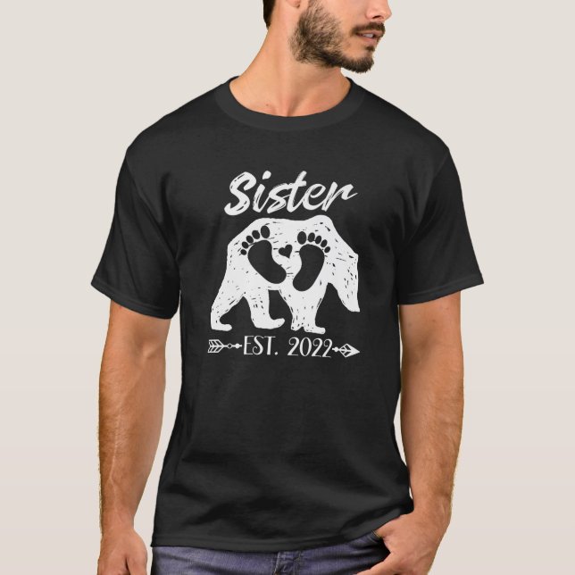 T-shirt Nouvelle soeur Bear Est 2022 Baby Faire-part Broth (Devant)