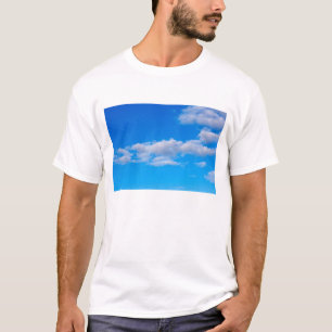 T-shirt nuages cumulus au-dessus de l'Antarctique occident