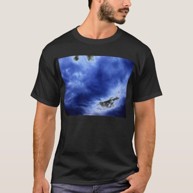 T-shirt Nuages de tempête bleus lumineux par KLM (Devant)