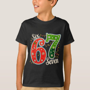 T-shirt Numéro 67 Drôle Six Sept 6 7 Mème Lumière de Noël