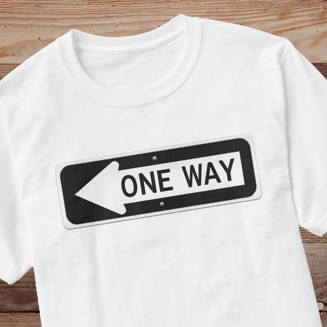 T-shirt One way black and white street sign (Créateur téléchargé)