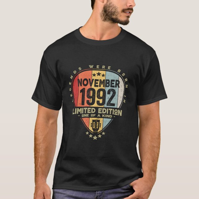T-shirt Onglet de guitare - Des Légendes Sont Nées En Nove (Devant)