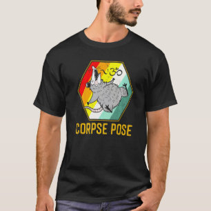 T-shirt Opossum Vintage Faisant Du Yoga De Cadavre Pour Le