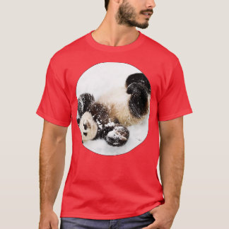 T-shirt Ours de panda allongé dans la neige Pandorasboxkid