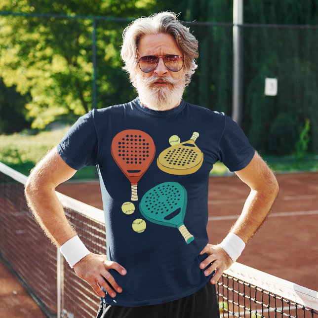 T-shirt Padel Tennis Rackets et Balls Collage Graphique (Créateur téléchargé)