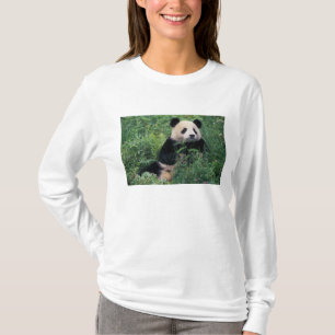 T-shirt Panda géant dans l'herbe, vallée de Wolong, Sichua