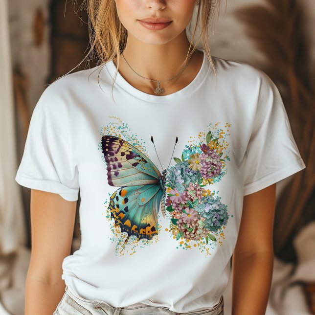 T-shirt Papillon floral coloré (Show off your style with our butterfly floral t-shirt. Unique, chic, and effortlessly cool!)