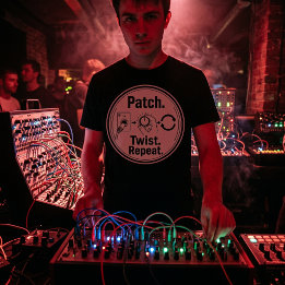 T-shirt Patch Twist Repeat. – Synthetiseur modulaire