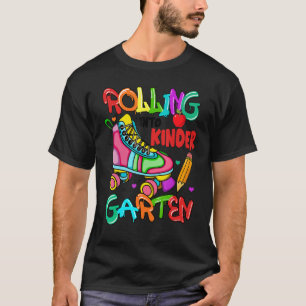 T-shirt Patins À Roulettes Mignons En Roulage Dans La Mate
