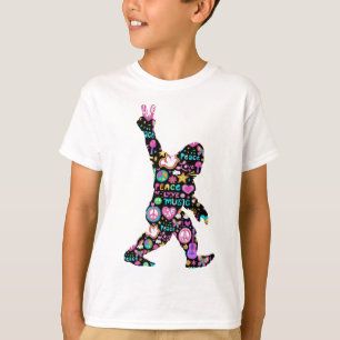 T-shirt Peace Love Bigfoot Hippie Funny Bigfoot Lover