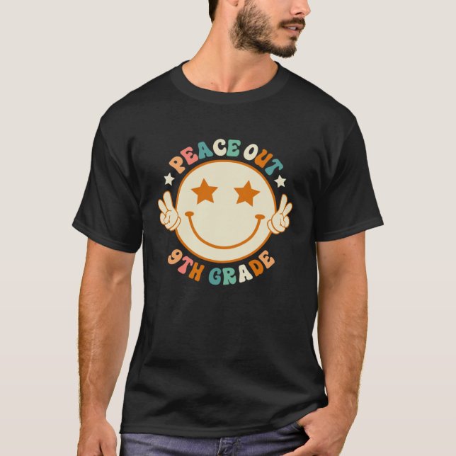 T-shirt Peace Out Kindergarten Retro Groovy Graduation Cla (Devant)