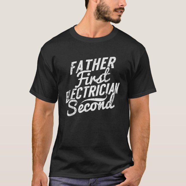 T-shirt Père Premier électricien Deuxième ingénieur Papa C (Devant)