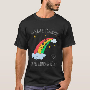 T-shirt Perte d'un chat chien bien-aimé. Thème du pont arc