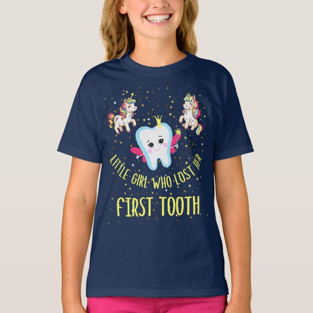 T-shirt Petite Fille Qui A Perdu Sa Première dent. Drôle (Devant)
