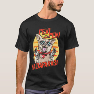 T-shirt Pew Pews Madafakas Chihuahua Avec Un Arme À Feu En