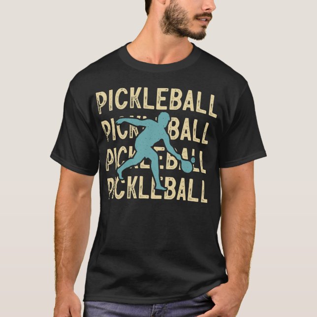 T-shirt Pickleball cinq fois avec un joueur frappant la ba (Devant)