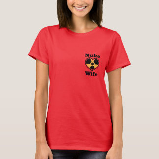 T-shirt Pièce en t foncée chaude et humide d'épouse d'arme