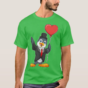 T-shirt Pingouin en salle avec ballon de coeur