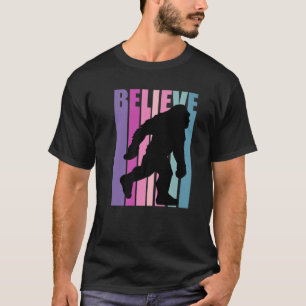 T-shirt Pink Bigfoot Croire Yeti Magical Mystical Legends