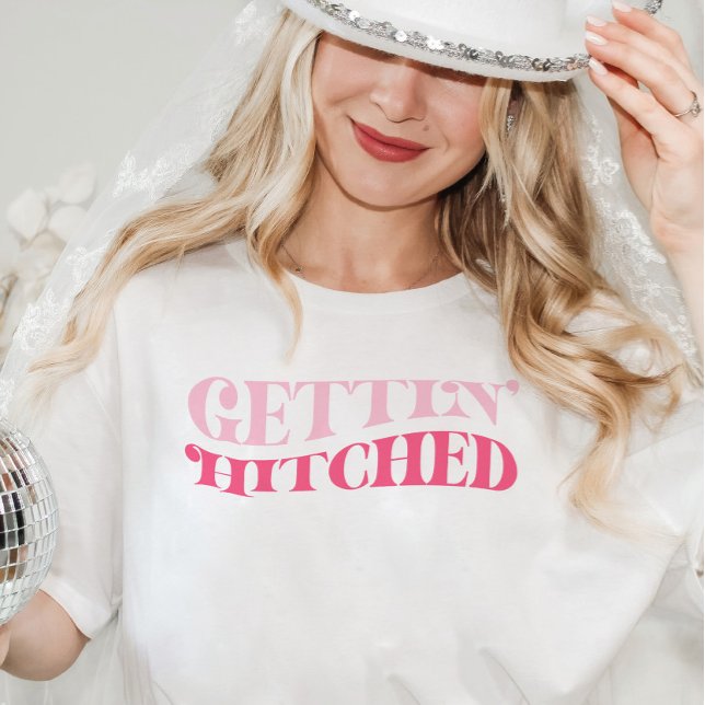 T-shirt Pink Cowgirl Gettin Hitte Bachelorette Party (Gettin Hitched Bachelorette Party Shirt)