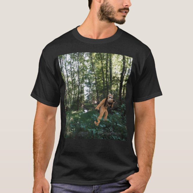 T-shirt Pluto Sasquatch (Devant)